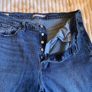 Levi’s Ribcage Ankle Button fly Jeans 16W